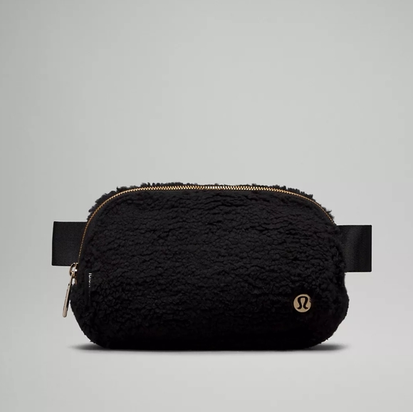 lululemon athletica Handbags - Lululemon Everywhere Fleece Belt Bag